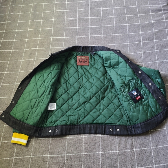 Green Bay Packers NFL x Levi's Denim Varsity Trucker Button-Up Jacket - Picture 7 of 13